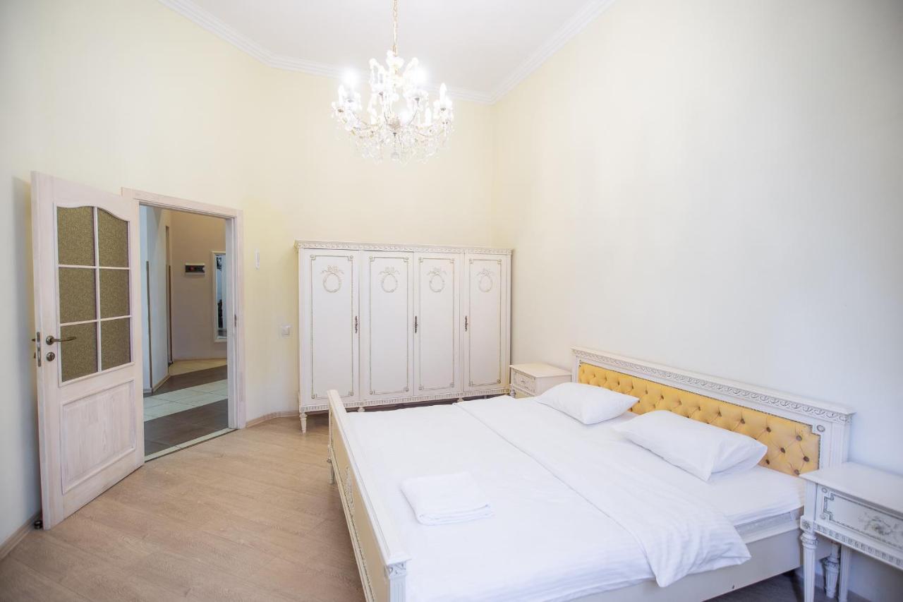 Comfortable Apartment On Mikhaylovskiy Lane Kijów Zewnętrze zdjęcie